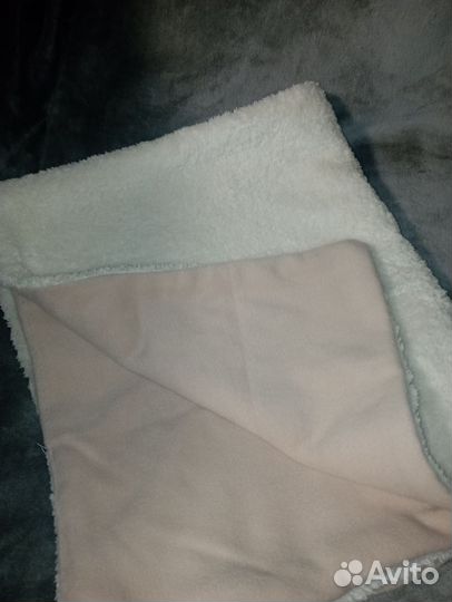 Меховые шарф-палантин и варежки