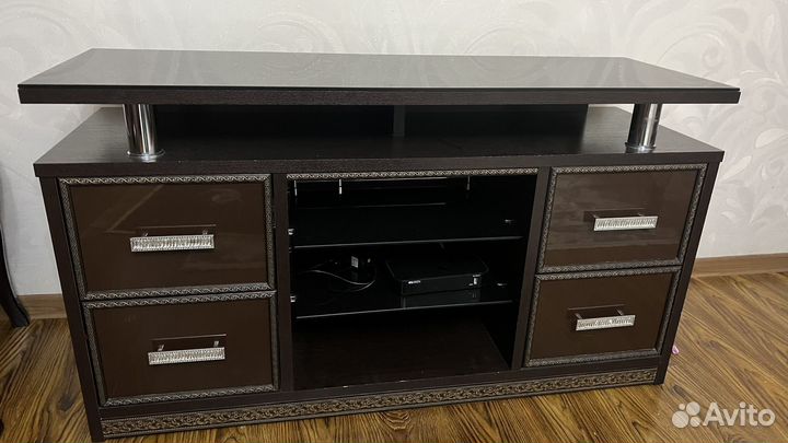 Тумба под телевизор