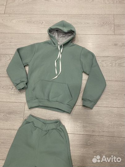 Новый спортивный костюм на флисе