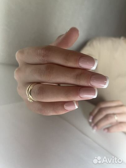 Модель на маникюр