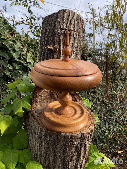 Канфетница из дерева