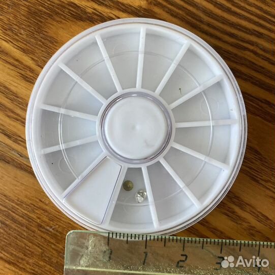 Контейнер для стразов бисера сухоцветов фурнитуры