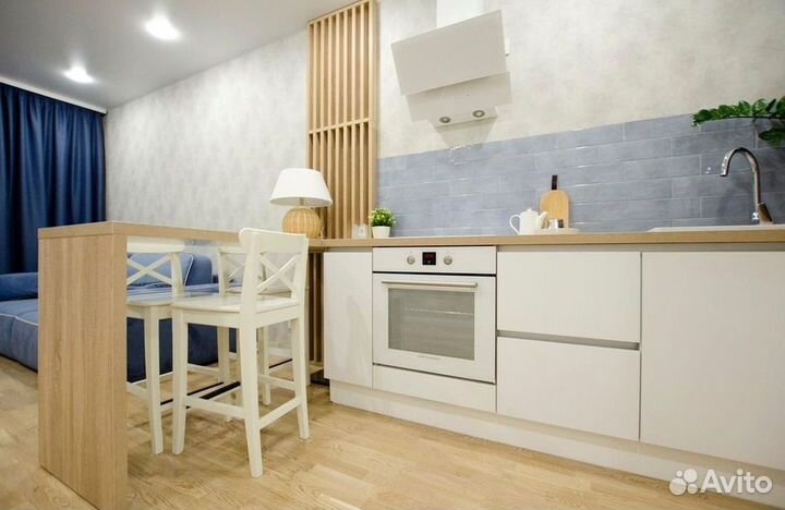 Кухонный гарнитур в современном стиле на заказ