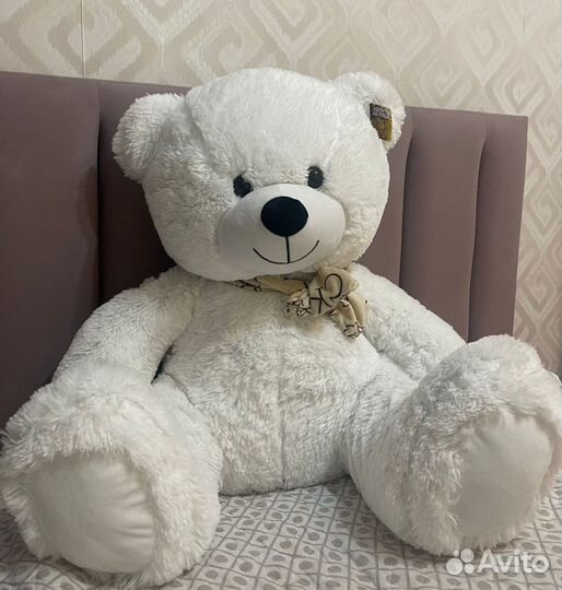 Большой Плюшевый медведь