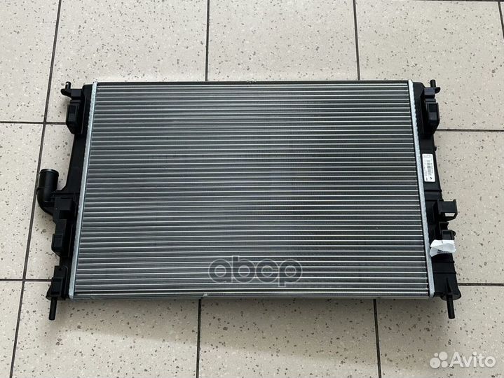 Радиатор охлаждения (для двигателей 11189, 2112