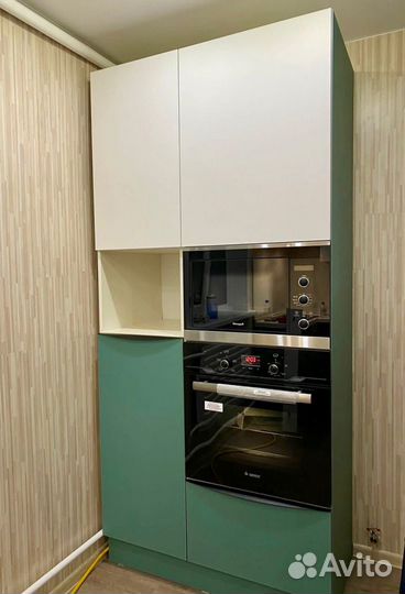 Кухня с фасадами из матового итальянского пластика