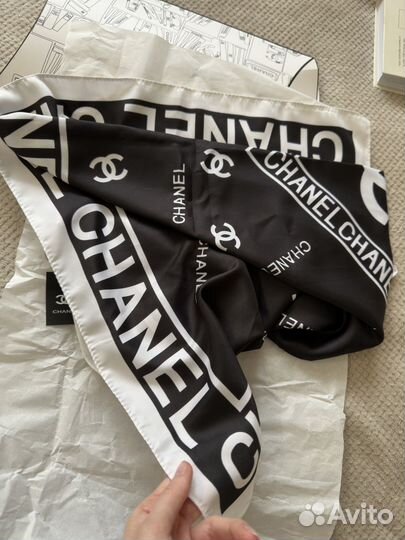 Шелковый платок chanel