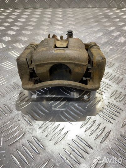 Суппорт задний правый Hyundai Solaris седан G4FC