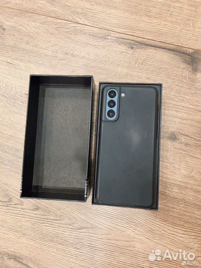 Samsung Galaxy S21, 8/256 ГБ
