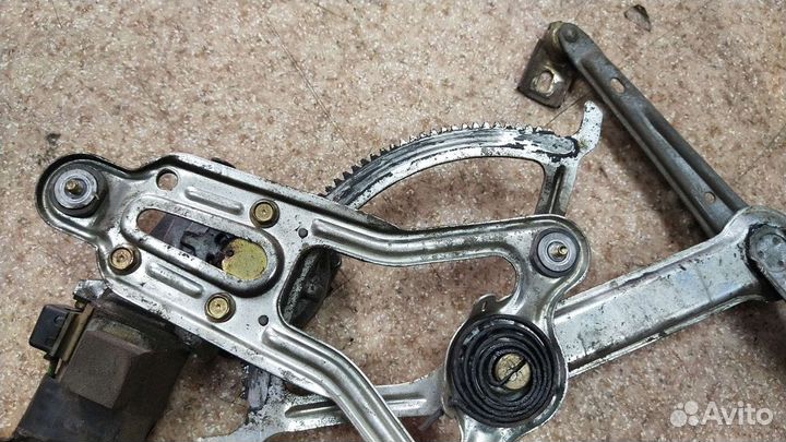 Передние стеклоподъёмники Mercedes-Benz w124