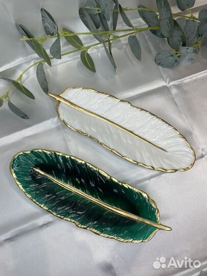 Блюдо Перышко из эпоксидной смолы