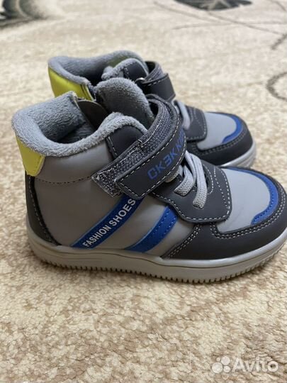 Кроссовки детские