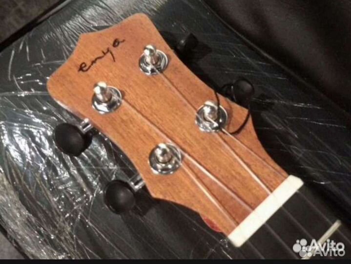 Укулеле Enya Сопрано в Кожаном Чехле