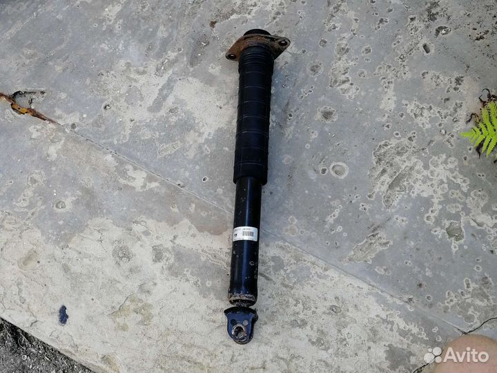 Стойка задняя левая nissan skyline v36