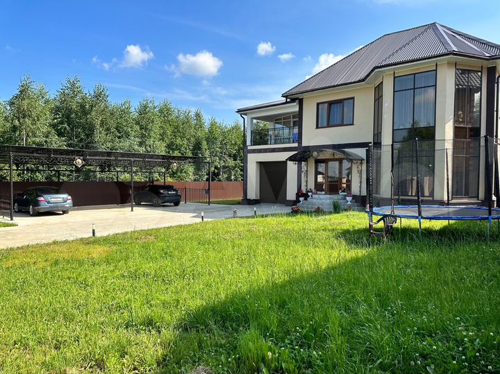 Дом 274 м² на участке 11 сот.