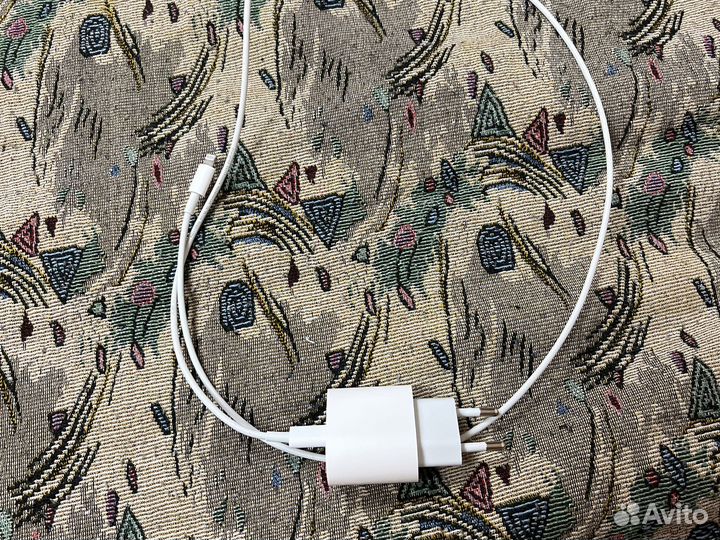 Зарядное устройство для iPhone