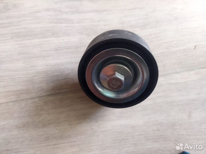 Ролик натяжения ремня генератора Iveco Daily