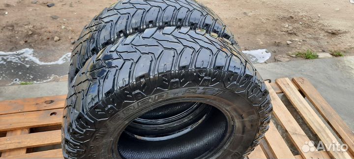 Cooper Discoverer STT 245/75 R16
