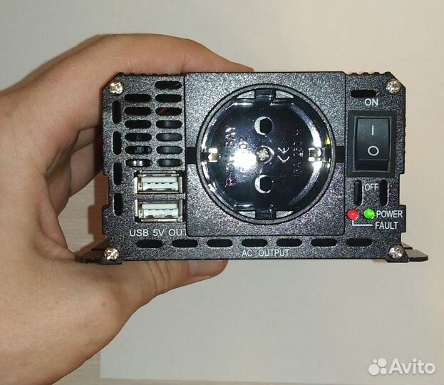 Инвертор с 12 на 220 1500 Ватт