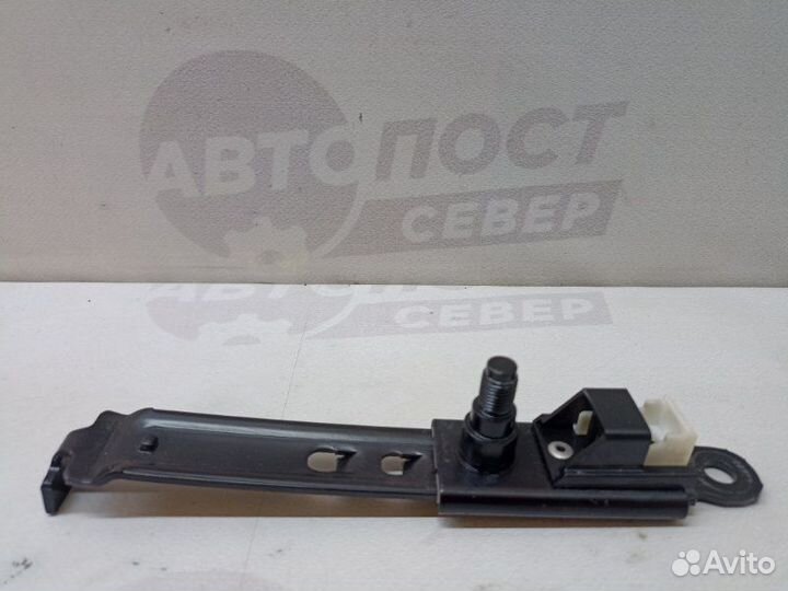 Механизм регулировки ремня безопасности передний