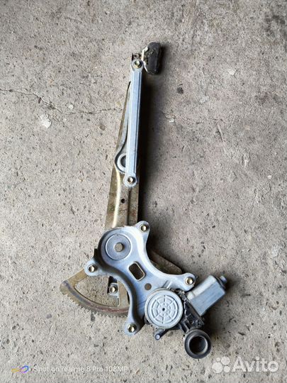 Стекло подъемник на Марк 2 110кузов