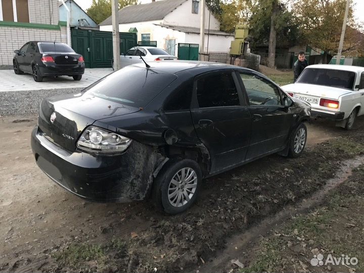 FIAT Linea 1.4 МТ, 2011, битый, 150 000 км