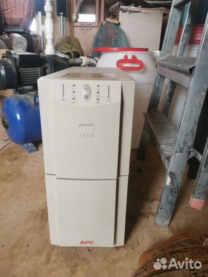 Apc SMART ups 2200