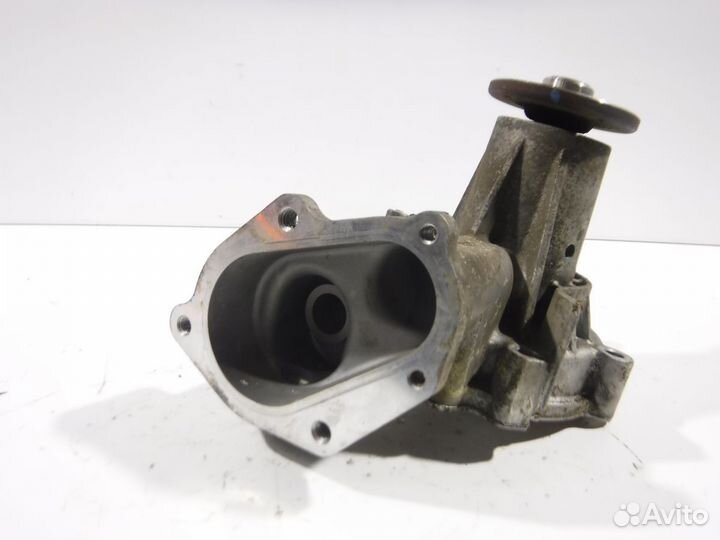 Насос водяной (помпа) Mitsubishi Pajero