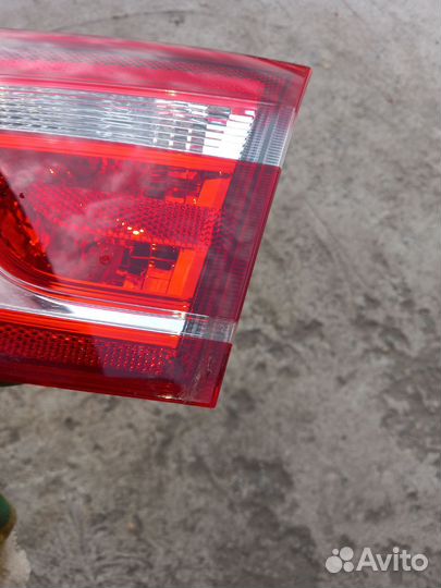 Задняя внутренняя правая фара на весту