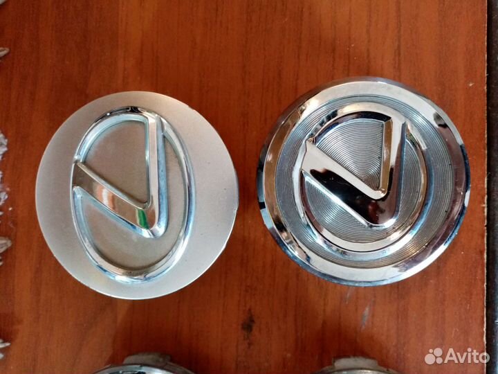 Центральные колпачки lexus