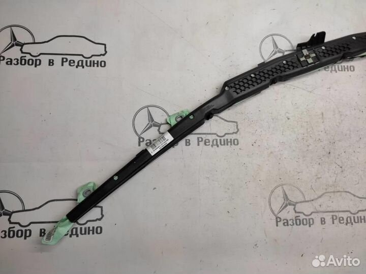 Шторка без-ти правая w221 S-class 642.930 05.20