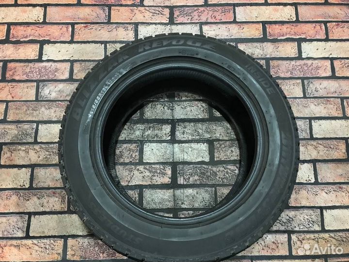 Bridgestone Blizzak Revo GZ 215/55 R16 93S