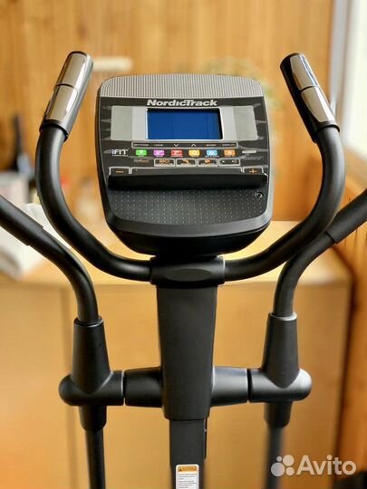 Эллиптический тренажер NordicTrack AudioStrider400