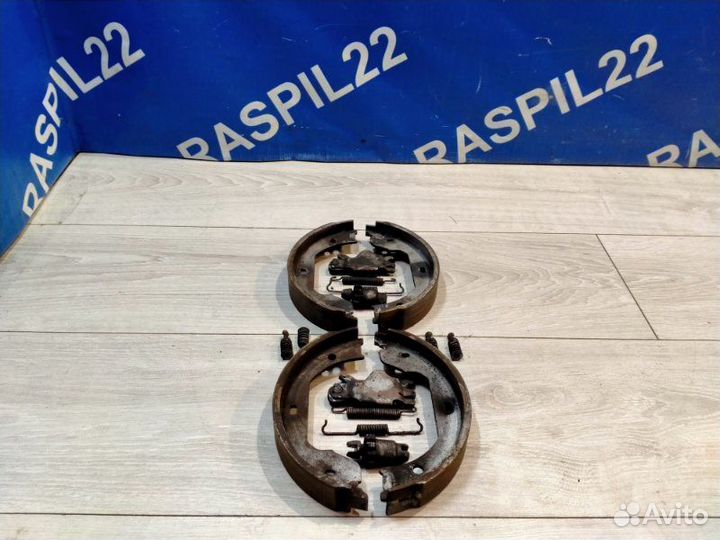 Колодки ручника Bmw X5 E53 M54B30 01/2004