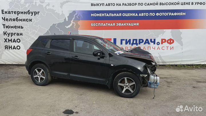 Фонарь задний противотуманный Nissan Qashqai (J10)