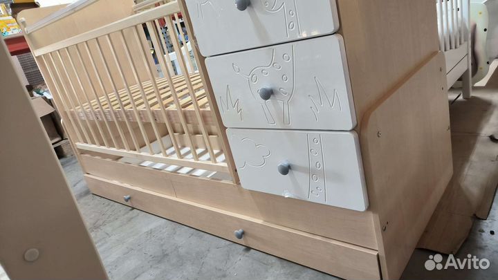 Детская кроватка