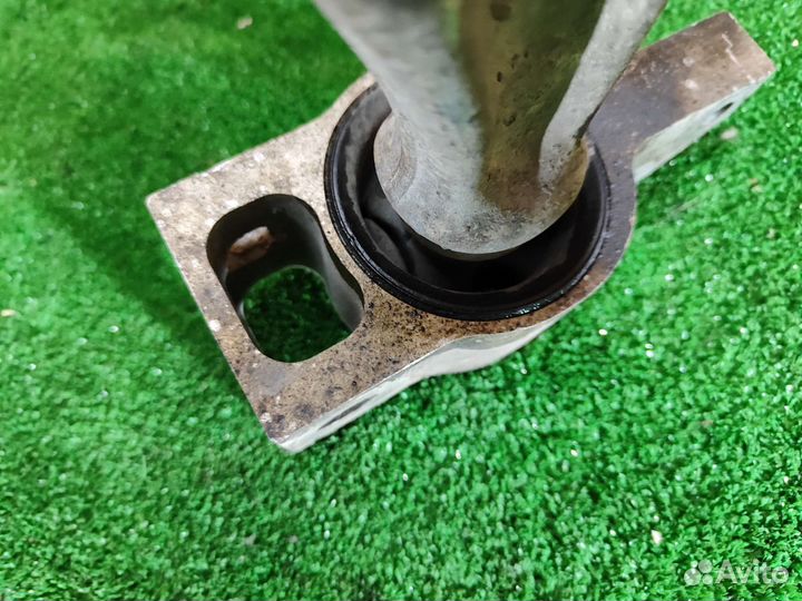 Рычаг передний Volkswagen Passat B6