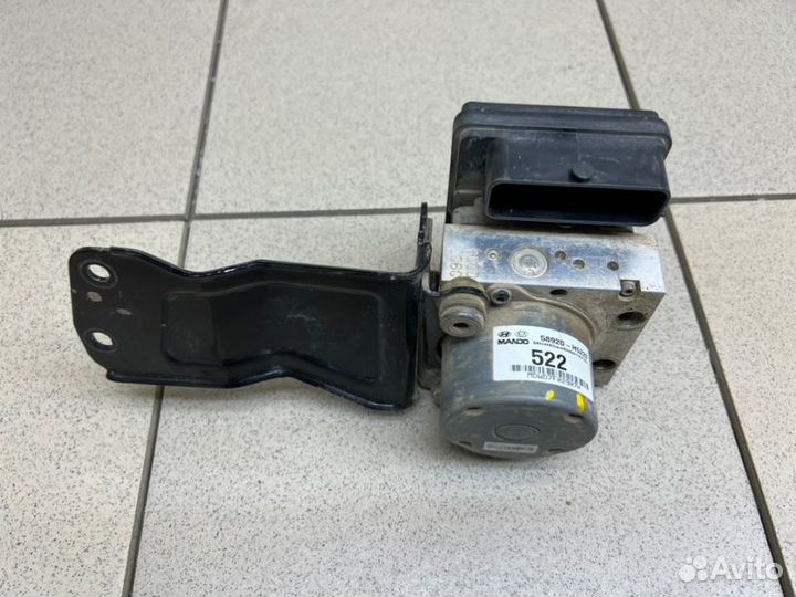 Блок ABS (насос) Hyundai Solaris седан G4FG 2017