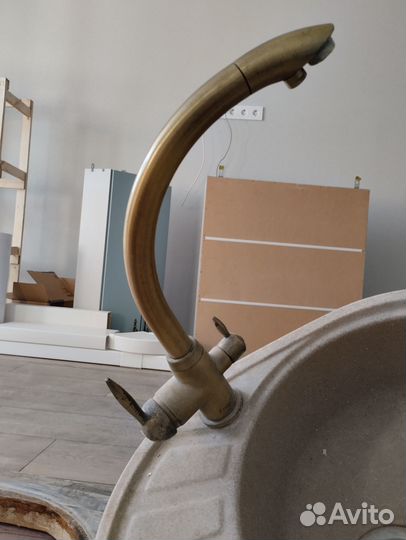 Раковина, столешница, смеситель