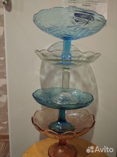 Ваза на ножке,бокалы пивные,подстаканники