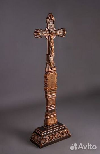 Крест надгробный каменный