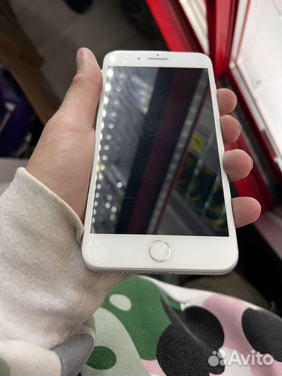 Телефон iPhone 8 plus