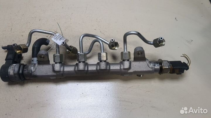 Рампа топливная Volkswagen Passat 7 Европа, 2012