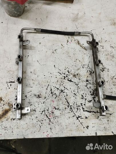 Топливная рампа bмw 7 Е65 бмв 7 Е65 Е66