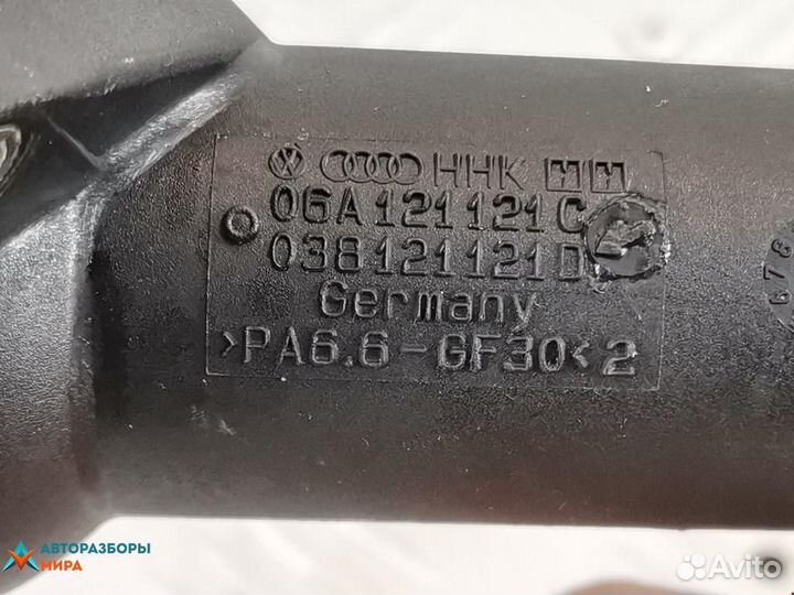 Корпус термостата Volkswagen Bora 2002 038121121D