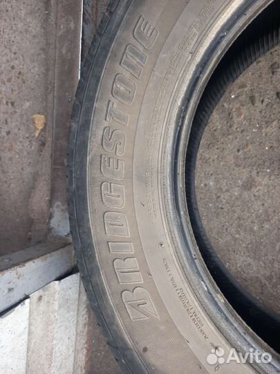 Bridgestone Dueler H/T 687 225/65 R17