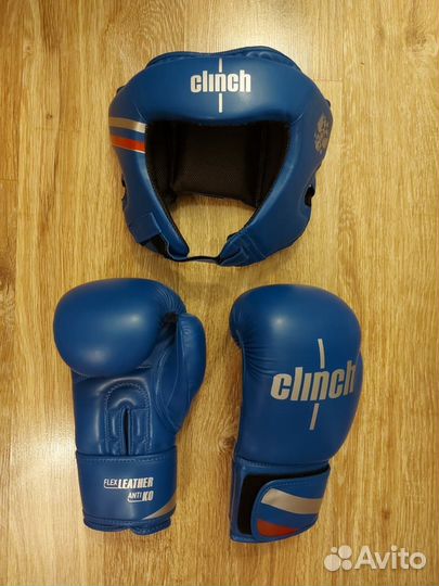 Боксёрские перчатки и шлем Clinch Olimp