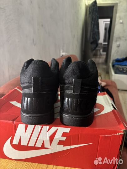 Nike reacretion mid shoe