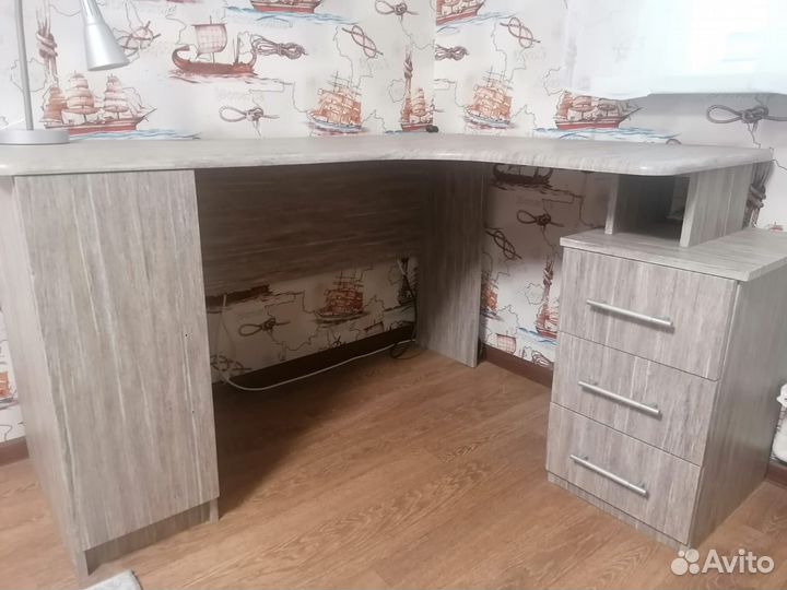Стол