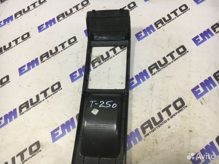 Накладка центральной консоли Шевроле Авео T250